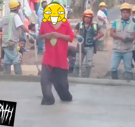 10 Momen apes tukang bangunan ini bikin ikut ngelus dada