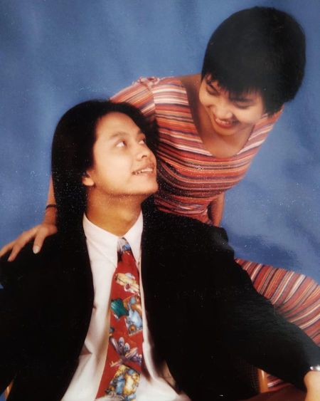 Potret 8 vokalis band dan istri zaman pacaran, sweet dari dulu