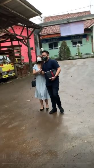 9 Momen perayaan ultah Jenita Janet, suami kado ladang peternakan