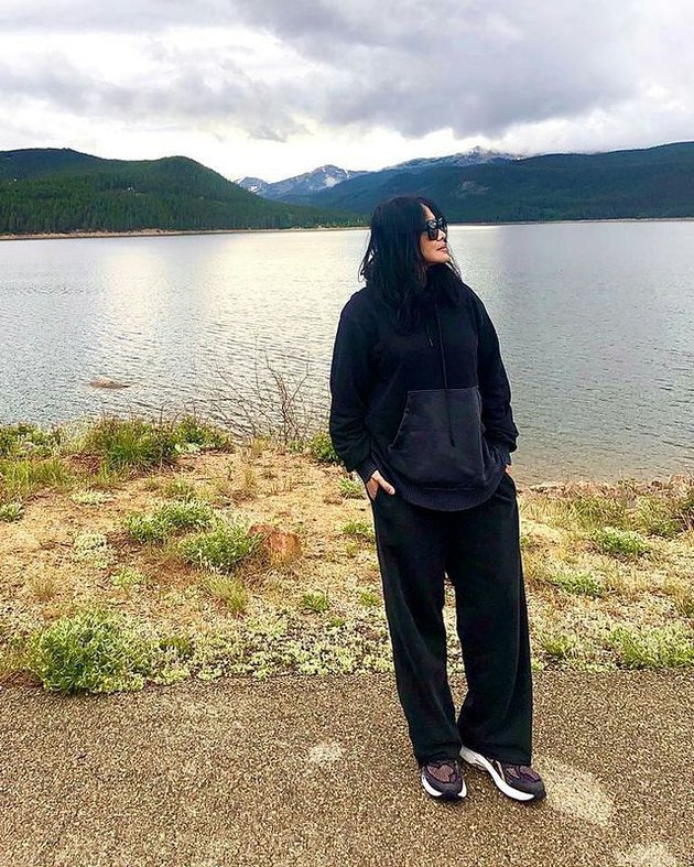 10 Potret Atiek CB mantan istri Ronny Sianturi, kini tinggal di USA