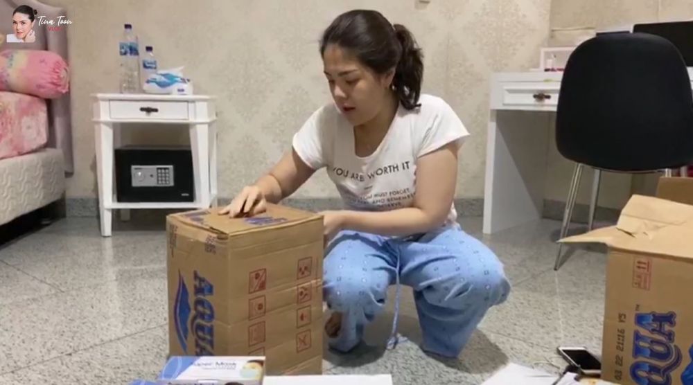 10 Penampakan kamar tidur Tina Toon, bernuansa putih elegan