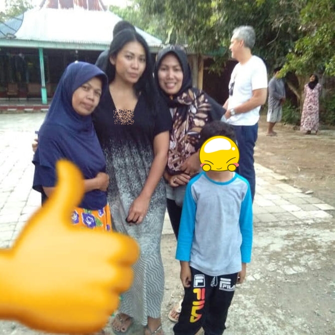 Biasa glamor, intip potret 7 diva Tanah Air saat kenakan daster