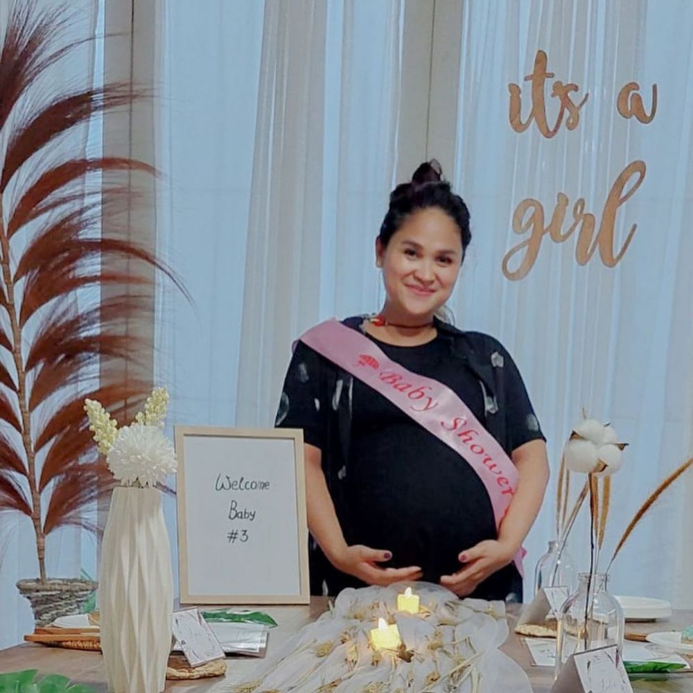 8 Momen kehamilan istri Wendy Cagur hingga kini melahirkan anak ke-3