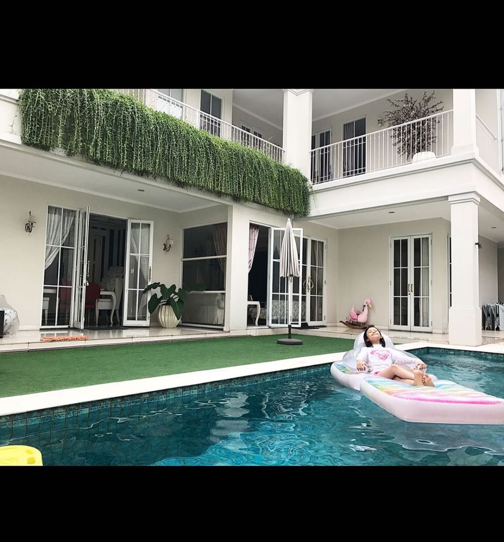 Potret rumah 5 pemain sinetron Keajaiban Cinta, milik Cut Keke elegan