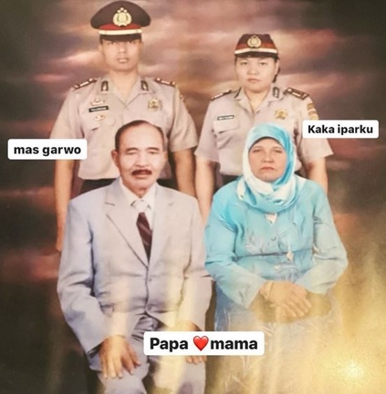 Potret lawas 8 suami penyanyi dangdut, Dory Harsa bikin pangling