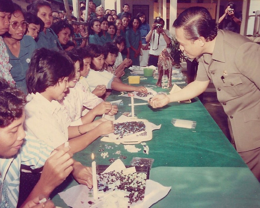 8 Potret lawas Harmoko saat menjabat Menteri Penerangan era Soeharto