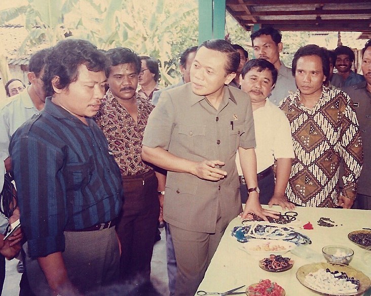 8 Potret lawas Harmoko saat menjabat Menteri Penerangan era Soeharto