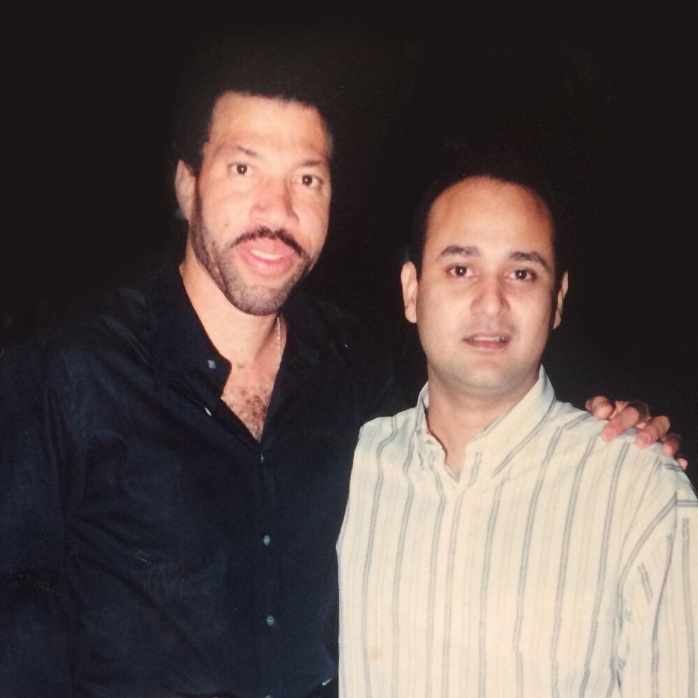 10 Potret masa muda Irwan Mussry, parasnya bikin terpana