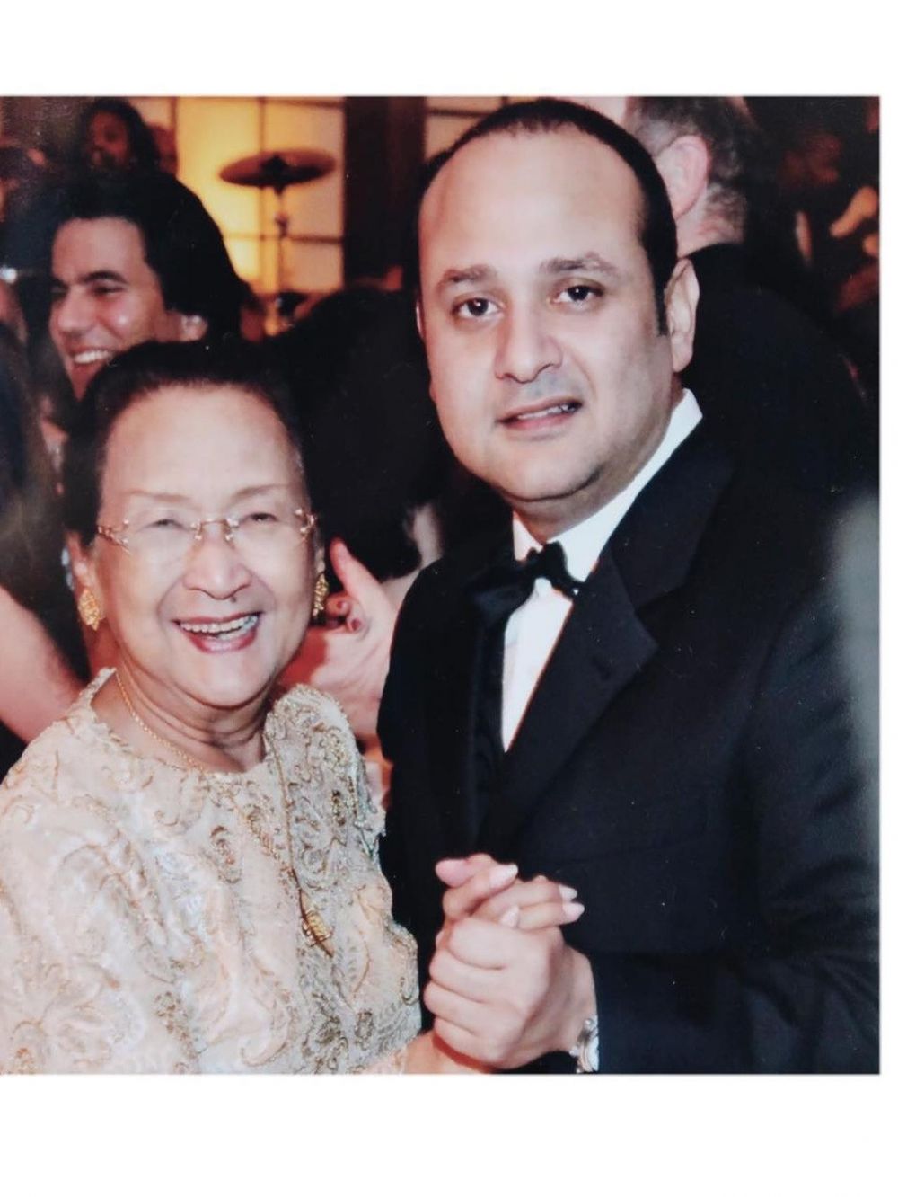 10 Potret masa muda Irwan Mussry, parasnya bikin terpana