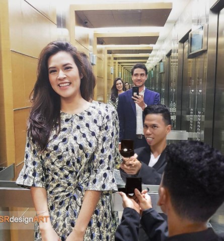 10 Editan foto pria hangout bareng Raisa bikin senyum sendiri