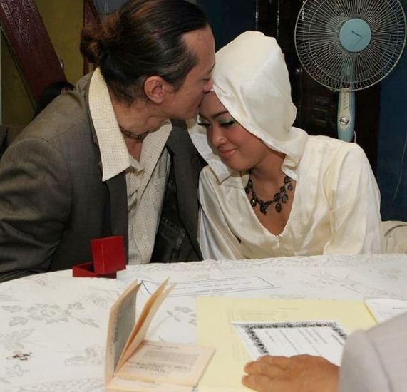 8 Potret lawas kebersamaan Beben Jazz dan sang istri Inna Kamarie