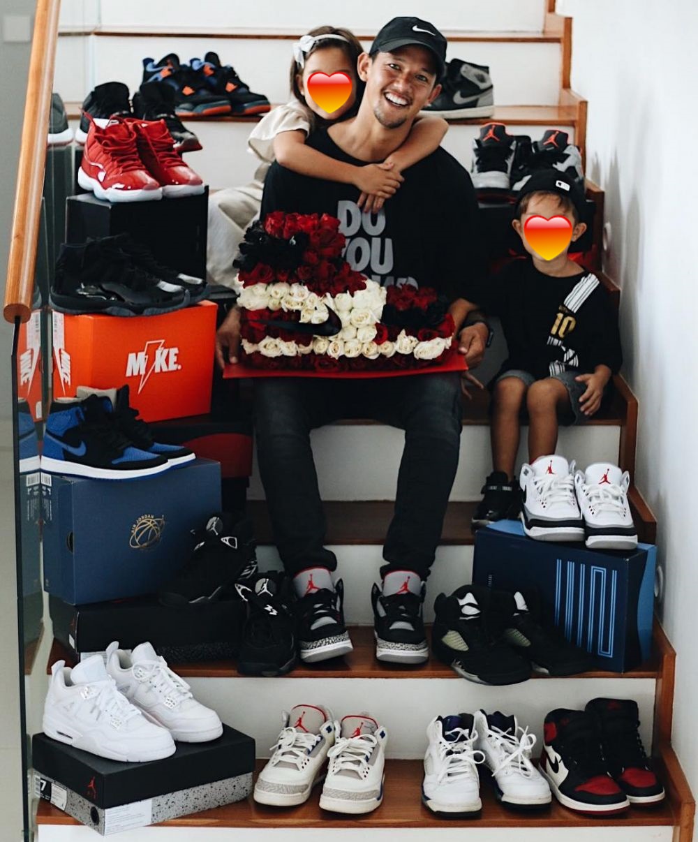 8 Seleb dapat hadiah unik dari pasangan, penuh kesan