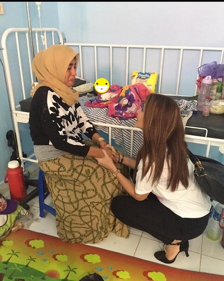 10 Momen Tamara Bleszynski lakukan aksi sosial, bikin salut