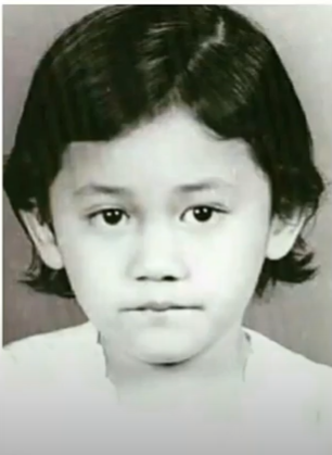 12 Potret kenangan Nike Ardilla saat masih kecil, parasnya gemesin