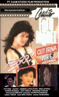 7 Potret Nike Ardilla di berbagai film yang dibintangi, gayanya ikonik