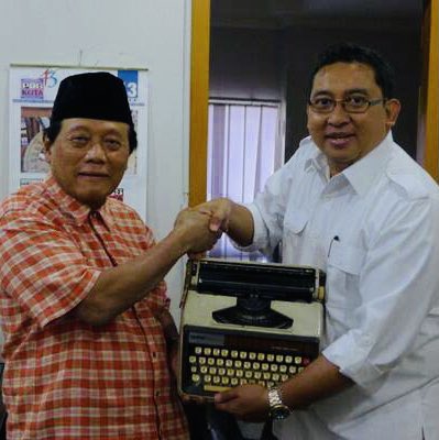 8 Potret lawas tokoh publik bersama mendiang Harmoko, penuh kenangan