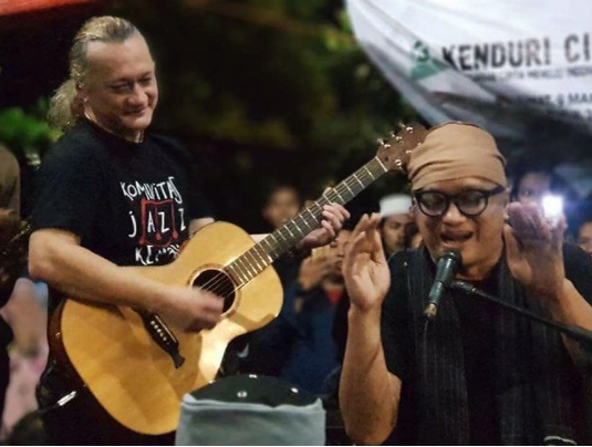 6 Potret kenangan mendiang Beben Jazz dan sang adik Dik Doank