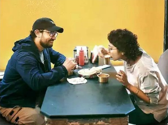 9 Potret lawas kemesraan Aamir Khan & istri, cerai usai 15 tahun nikah