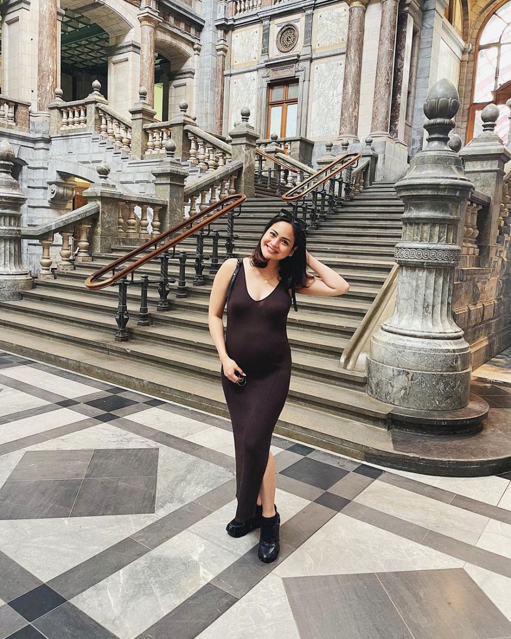 Lama tak ada kabar, ini 10 potret terbaru Ghea D'Syawal pamer babybump