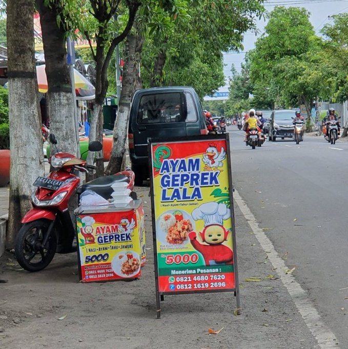 10 Desain gambar di spanduk jualan ini kocaknya bikin mikir