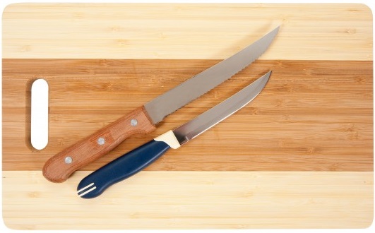 5 Cara cepat mencincang bawang putih, cocok buat pemula