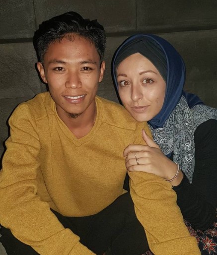 10 Potret terbaru pasangan bule Prancis dan pria Lombok, makin mesra