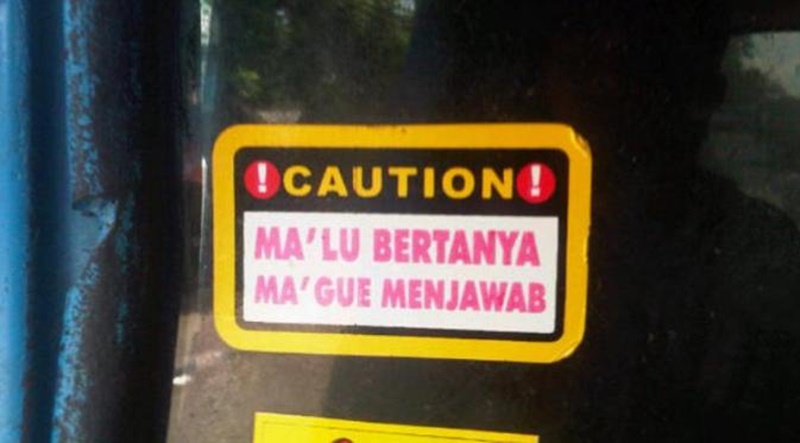 10 Potret lucu stiker di mobil ini bikin lihat dua kali