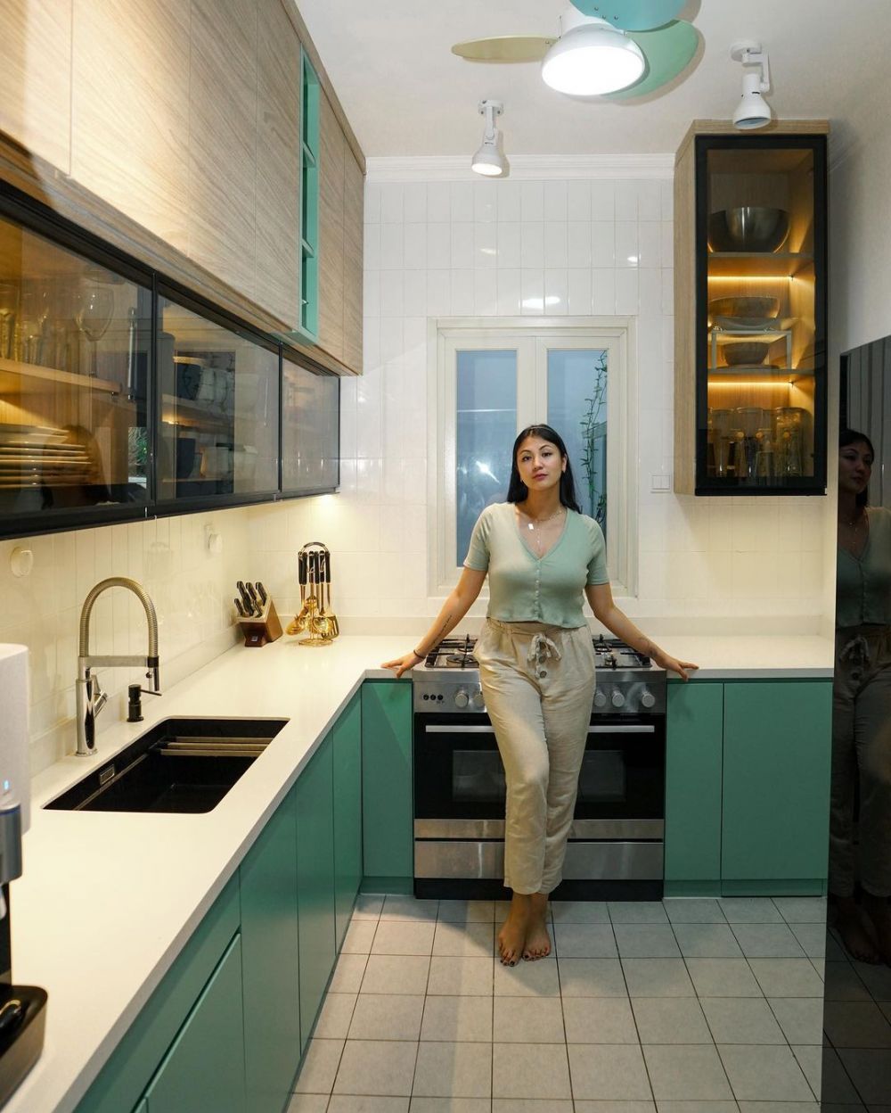 9 Potret detail dapur Sharena Delon, minimalis dan super rapi