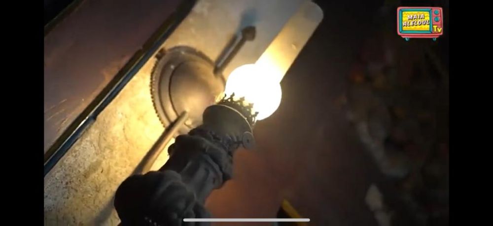 10 Potret penampakan ruang kerja baru El Rumi, elegan bernuansa kayu