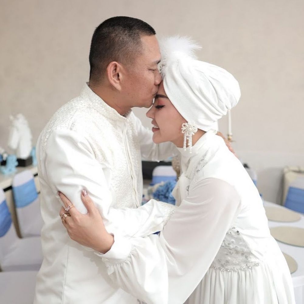 8 Pesona Bella Shofie kenakan turban, gayanya jadi sorotan