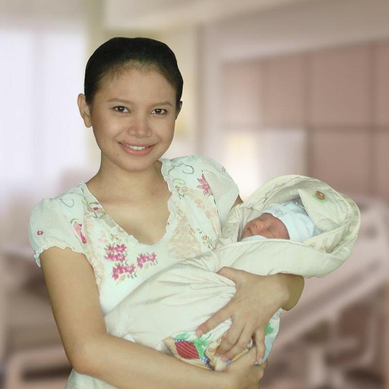Gaya 10 diva pop Indonesia saat momong anak, Yuni Shara curi perhatian