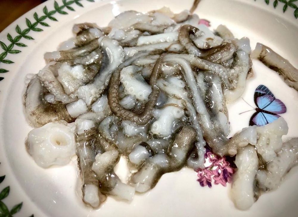 7 Menu makanan ini sajikan hewan yang masih hidup, antimainstream