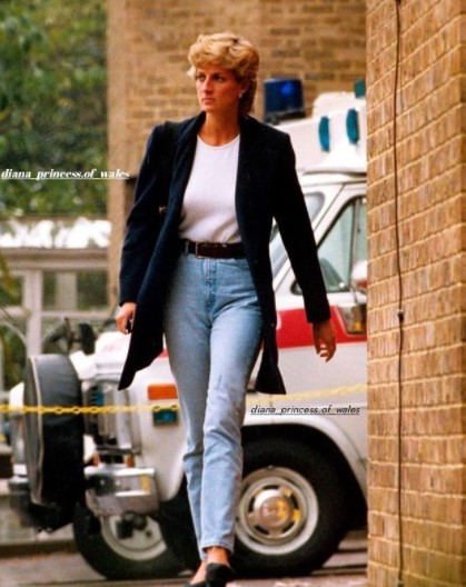 10 Inspirasi gaya outfit Putri Diana, tak lekang oleh waktu
