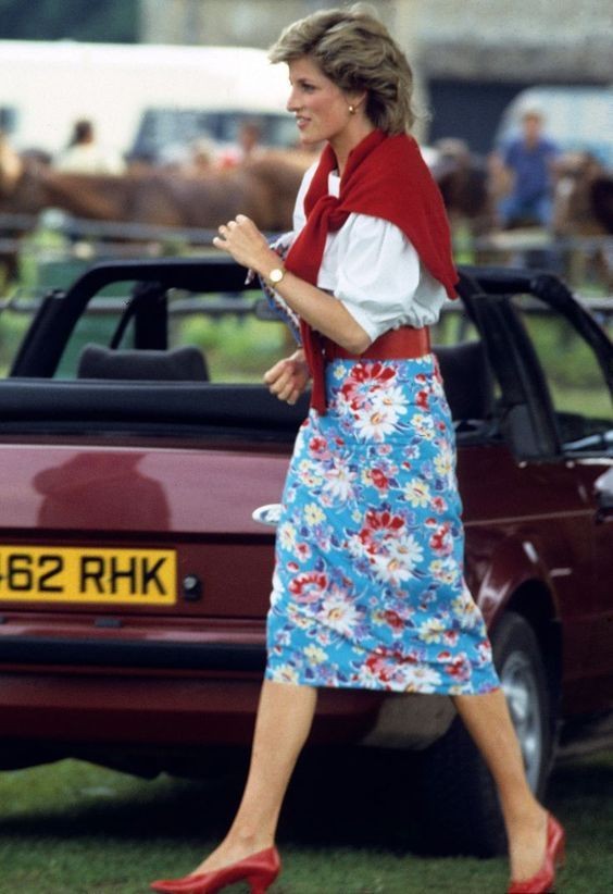 10 Inspirasi gaya outfit Putri Diana, tak lekang oleh waktu