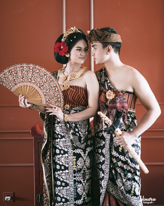 10 Potret prewedding Lutfi Agizal dan Nadya Indry, berbaju adat Bali