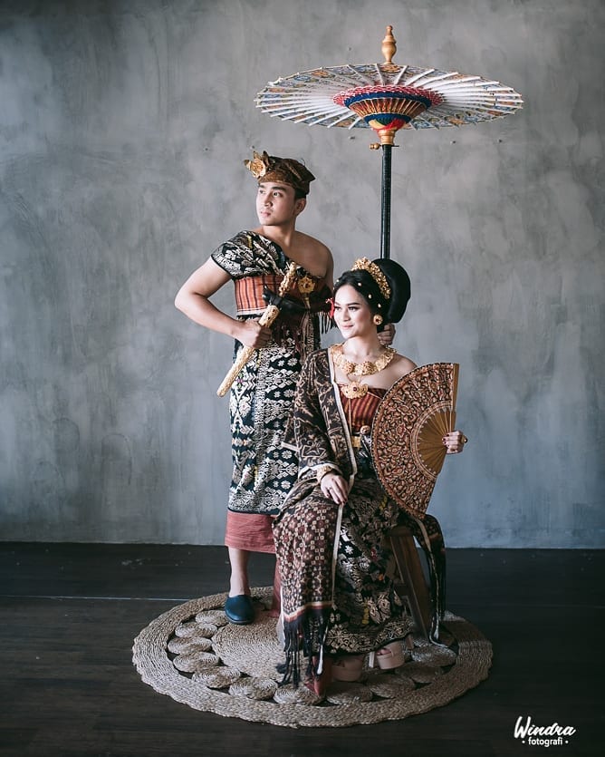 10 Potret prewedding Lutfi Agizal dan Nadya Indry, berbaju adat Bali