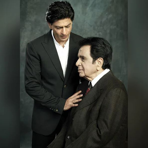 Kehilangan idola, ini 12 potret kenangan Shah Rukh Khan & Dilip Kumar 