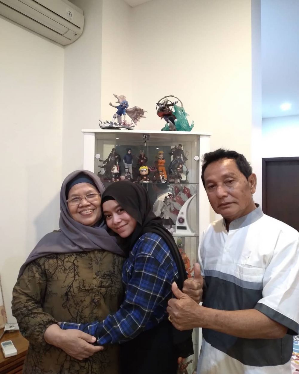 8 Potret Lesty Kejora dan ayah Rizky Billar, penuh kehangatan