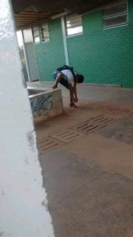 10 Momen lucu ada yang salah ini bikin lihat dua kali