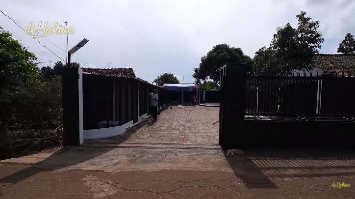 10 Potret kandang hewan Panji Petualang, ubah rumah masa kecil