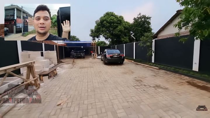 10 Potret kandang hewan Panji Petualang, ubah rumah masa kecil