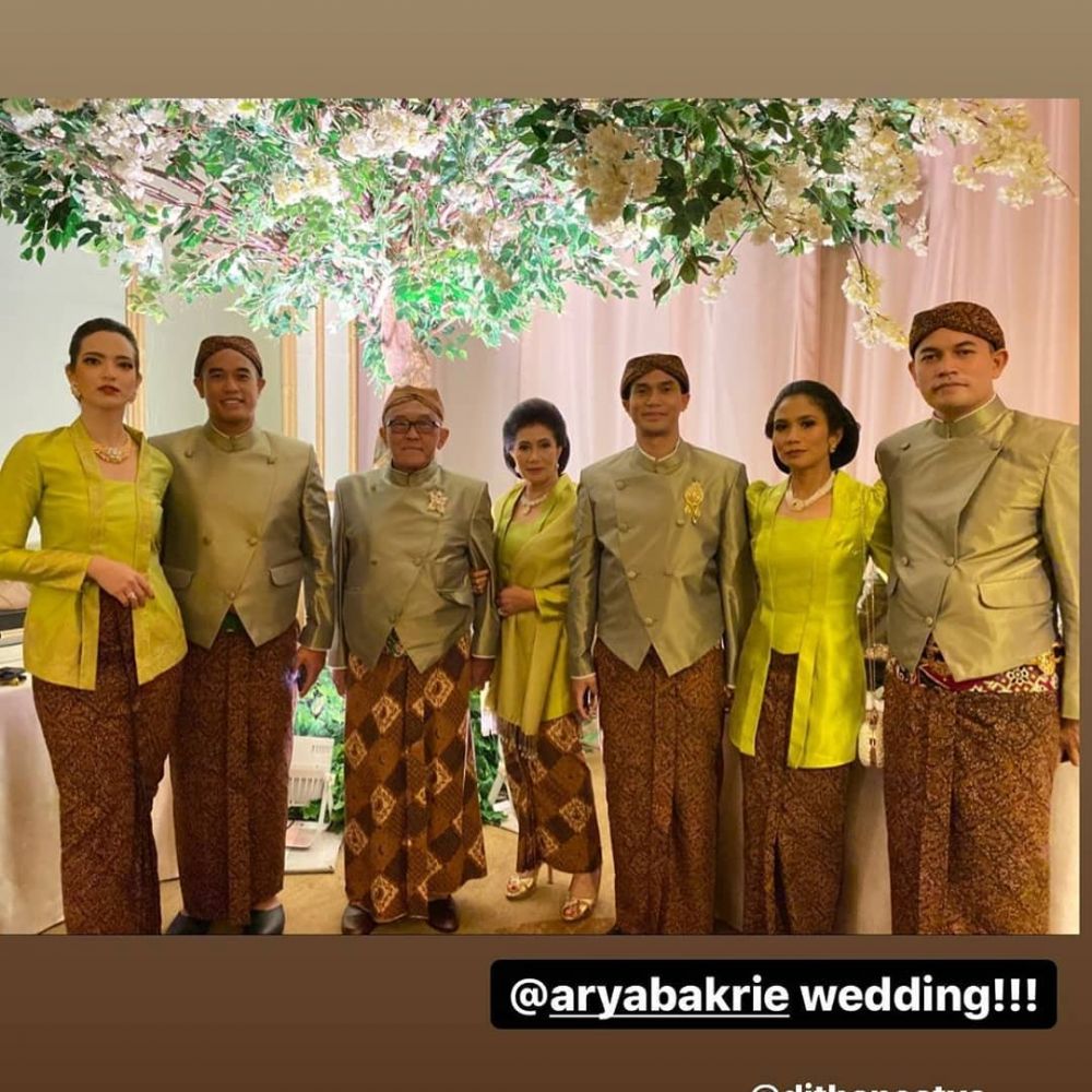 10 Potret Nia Ramadhani dan mertua, penuh kehangatan