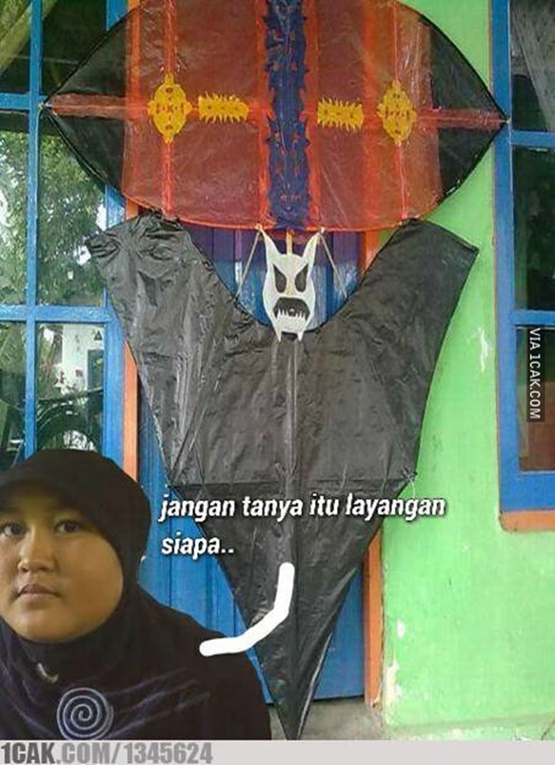 20 Bentuk nyeleneh layang-layang ini bikin males main