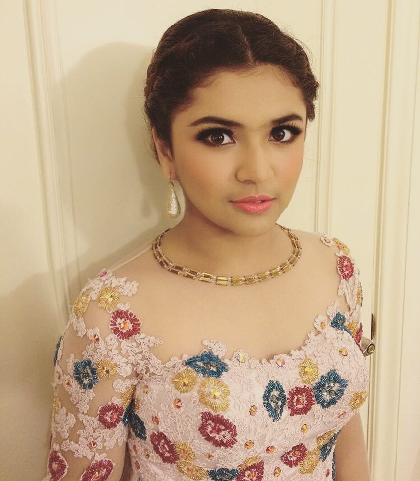 10 Potret Syelfa Alhamid, cucu Elvy Sukaesih yang cantik & berprestasi