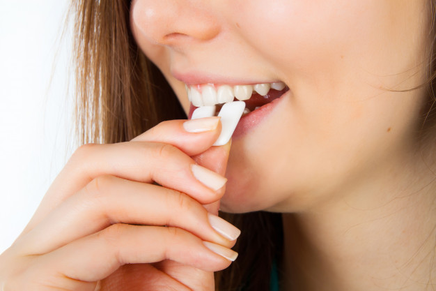 11 Penyebab bau mulut dan cara mengatasinya, aman dan mudah