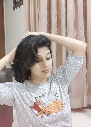 10 Potret Paridhi Sharma 'Jodha Akbar' tanpa makeup, memesona