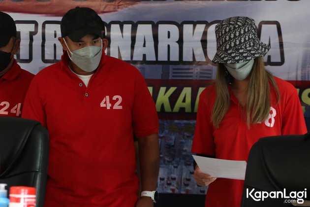 Akui salah, ini 10 momen Nia Ramadhani menangis dan minta maaf