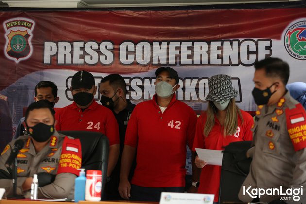 Akui salah, ini 10 momen Nia Ramadhani menangis dan minta maaf