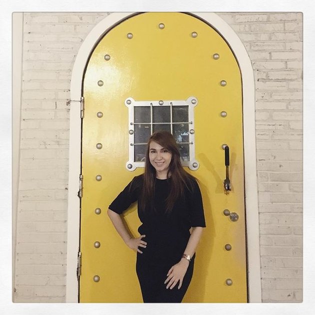 10 Potret terbaru Puput Novel penyanyi era 90-an, kian menawan