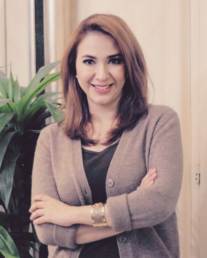 10 Potret terbaru Puput Novel penyanyi era 90-an, kian menawan